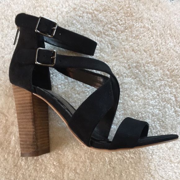 Carlos Santana size 8 black suede high heel sandals. - Picture 4 of 7